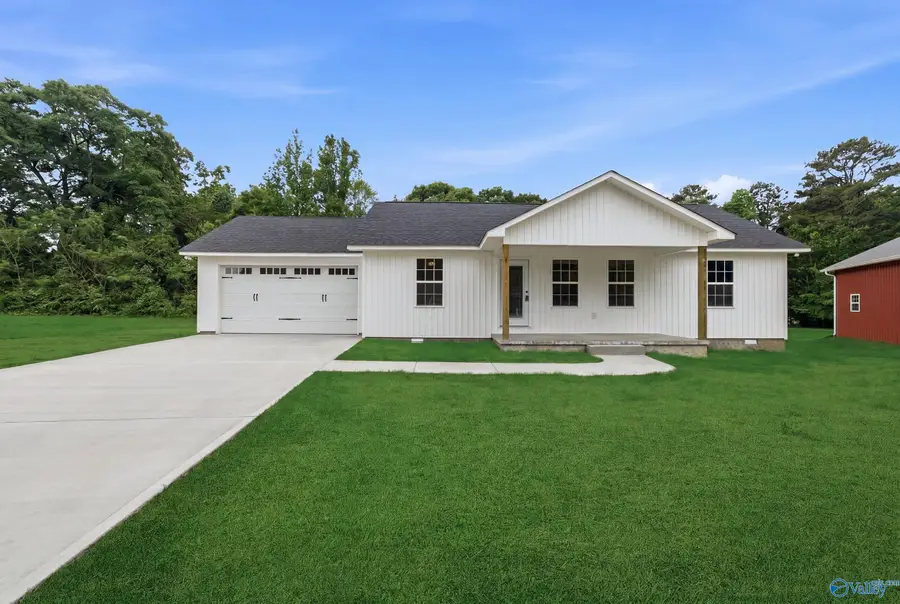 205 Garden Gate Circle, Crossville, AL 35962 - #2