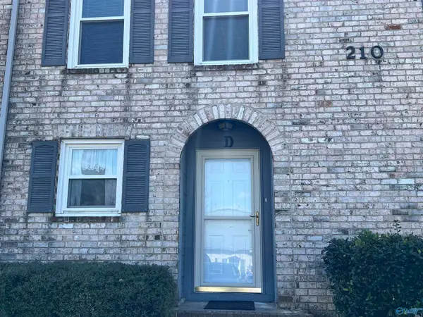210 Marinawoods Drive #D, Huntsville, AL 35803