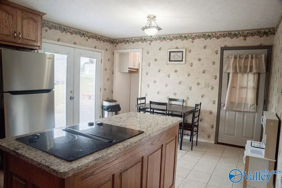 285 Roden Avenue, Boaz, AL 35957 - #3
