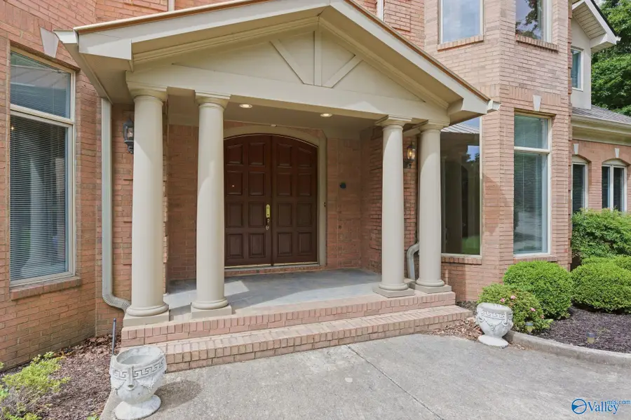 5 Saint Charles Road Se, Huntsville, AL 35801 - #3