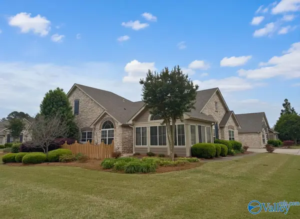 52 Laurel Lane Se, Brownsboro, AL 35741