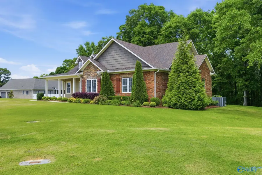 175 Glenview Drive, Albertville, AL 35950 - #3