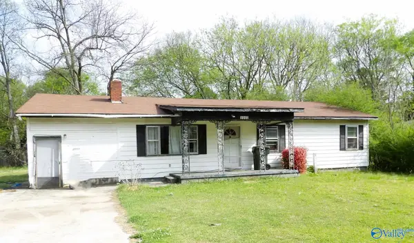 2002 Montgomery Street Sw, Decatur, AL 35601