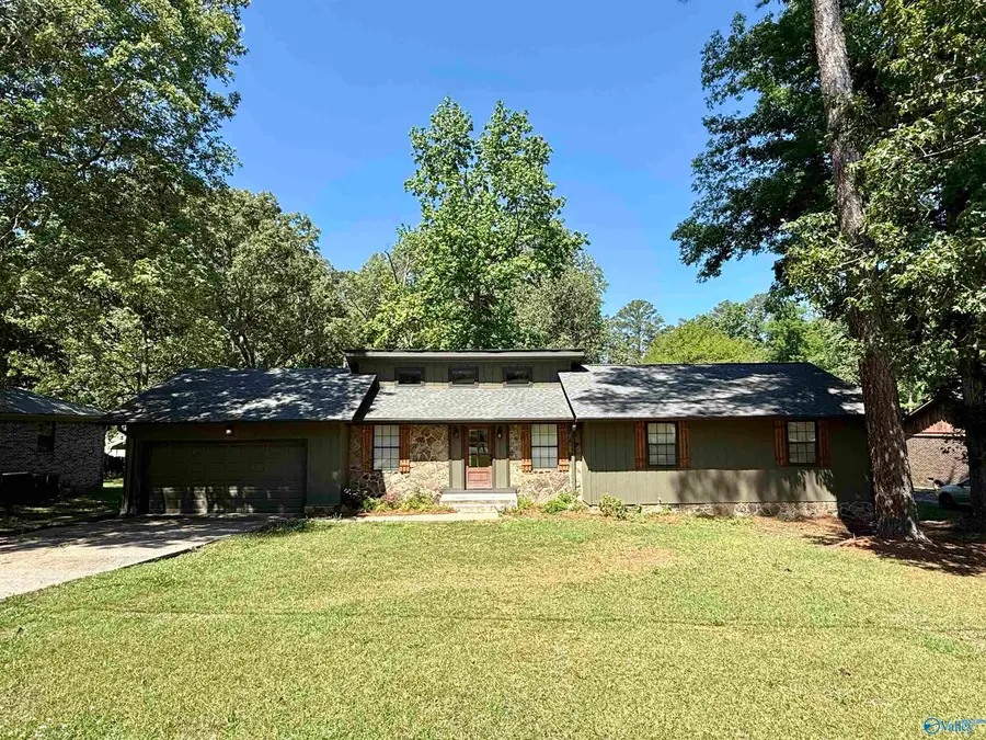 208 Seville Lane, Rainbow City, AL 35906 - #2
