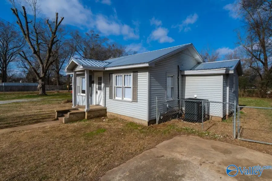 202 Oak Street, Athens, AL 35611 - #2