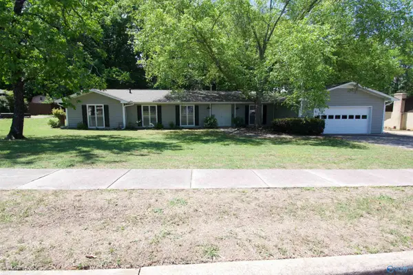 8010 Valley Bend Drive, Huntsville, AL 35802