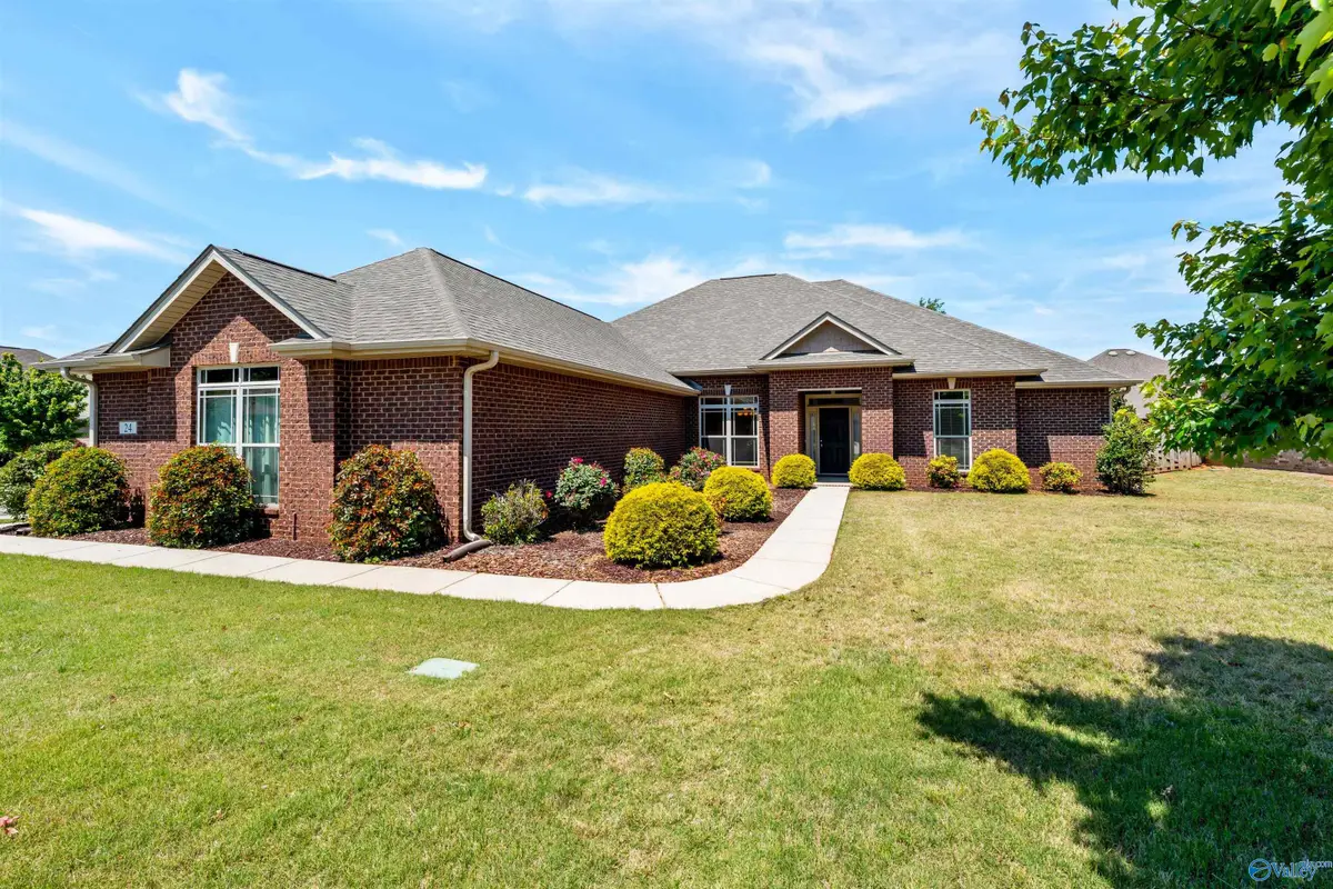 24 Winter King Drive Sw, Huntsville, AL 35824 - #1