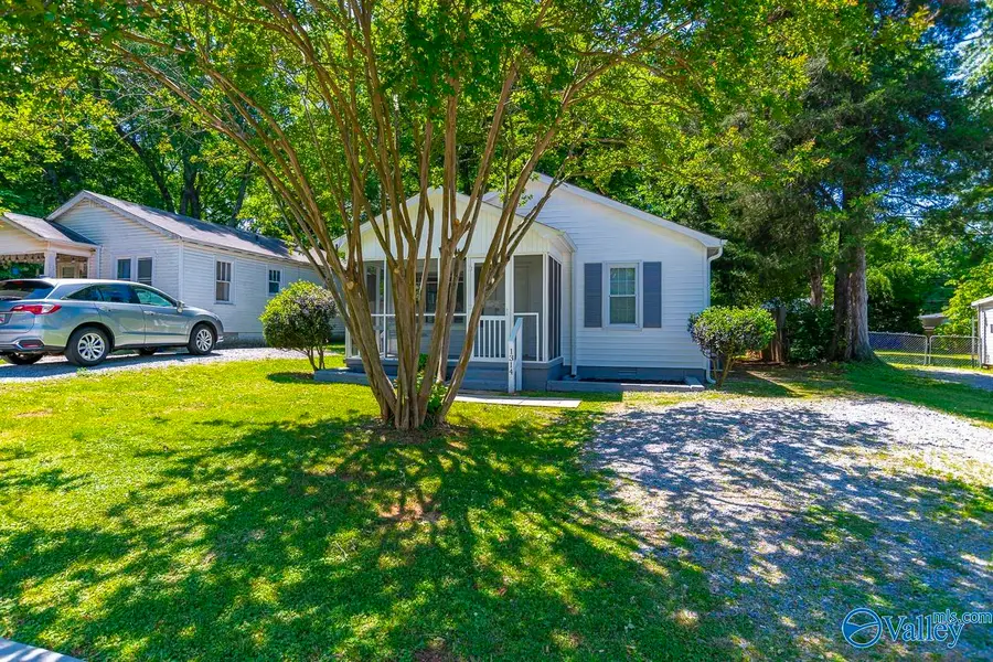1314 Stevens Avenue Ne, Huntsville, AL 35801 - #2