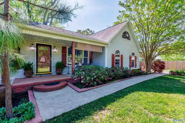 2045 Lindsay Lane S, Athens, AL 35613