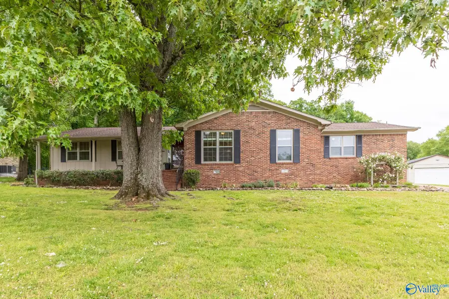 8130 Hillside Lane, Huntsville, AL 35802 - #2