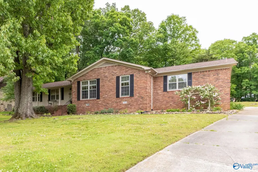 8130 Hillside Lane, Huntsville, AL 35802 - #3