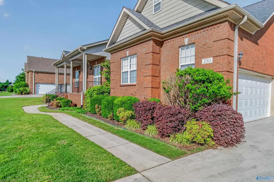 230 Twin Lakes Drive, New Market, AL 35761 - #2