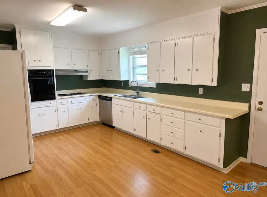 1007 Nelson Road, Albertville, AL 35950 - #3