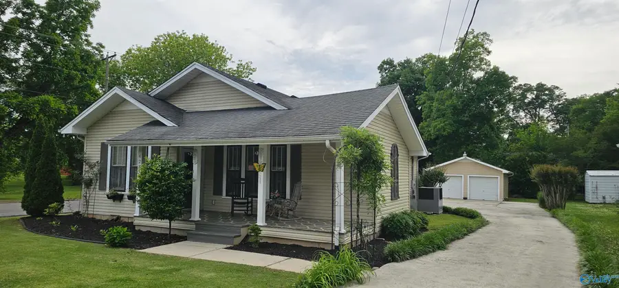 428 S Houston Street, Scottsboro, AL 35768 - #2