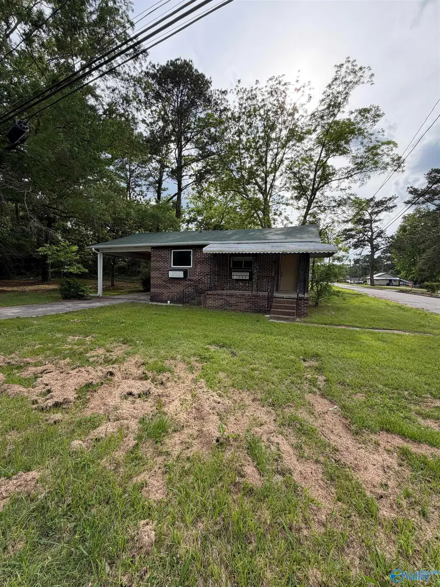 301 Davis Street, Gadsden, AL 35903 - #2