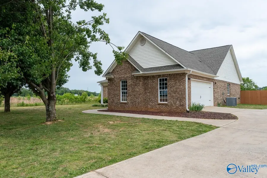 303 Narrow Lane, New Market, AL 35761 - #2