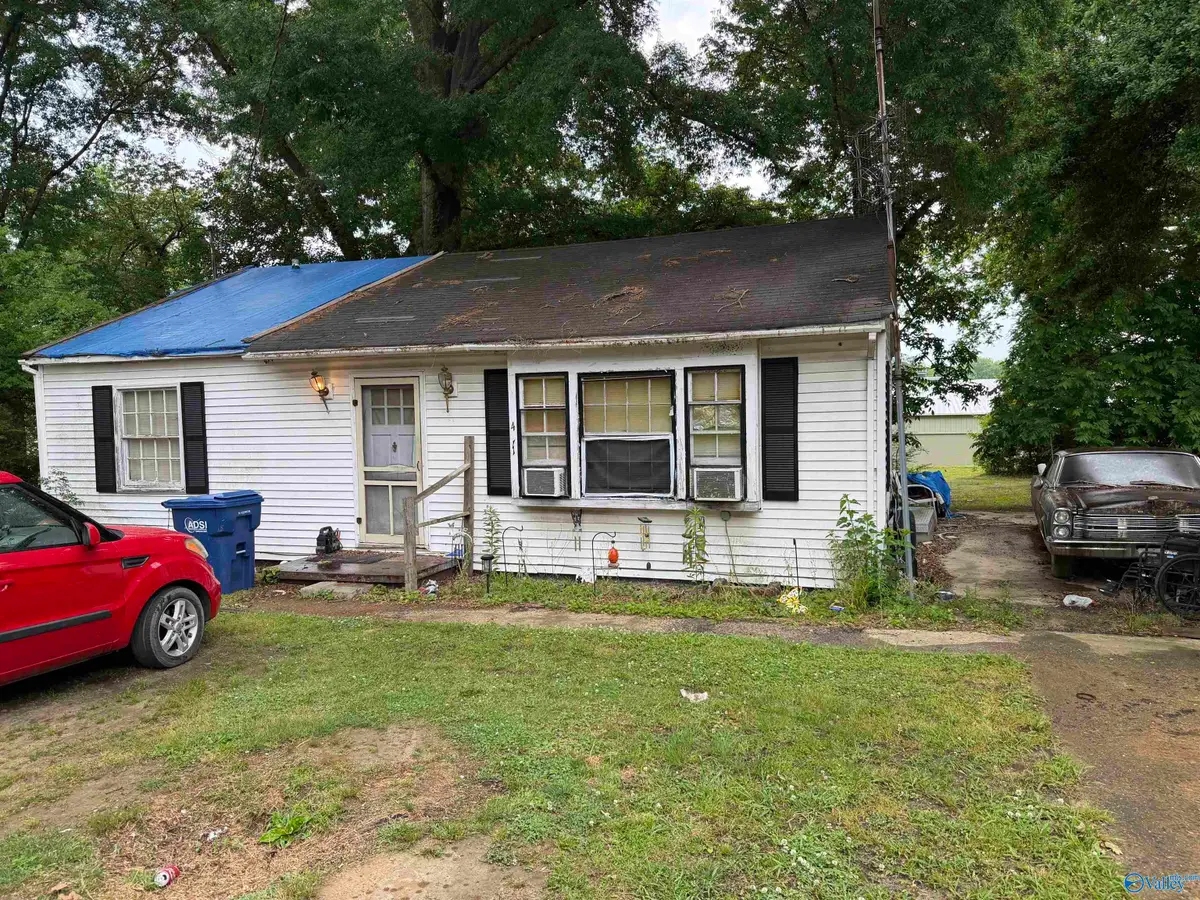 411 N North Emmett Street, Albertville, AL 35950 - #1