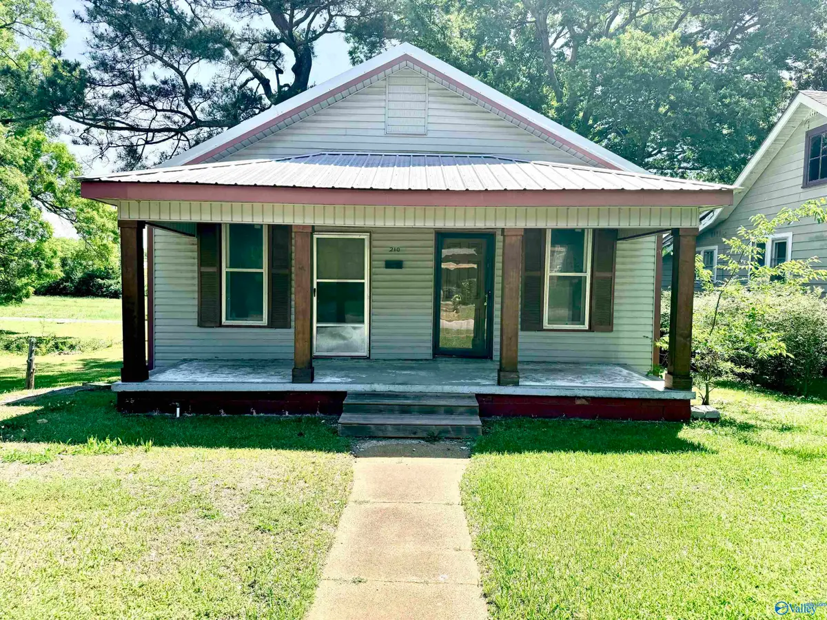 210 4th Avenue Nw, Decatur, AL 35601 - #1