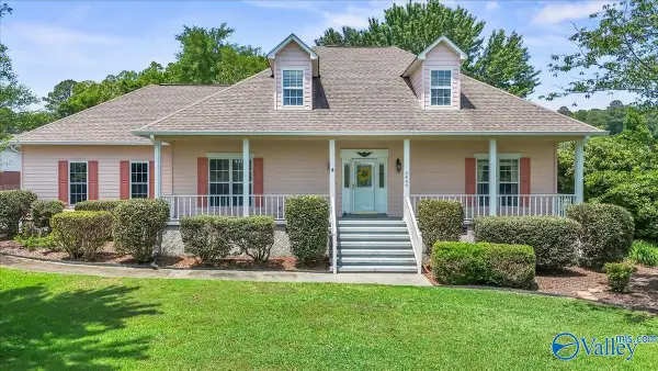 2400 Cowen Circle, Guntersville, AL 35976