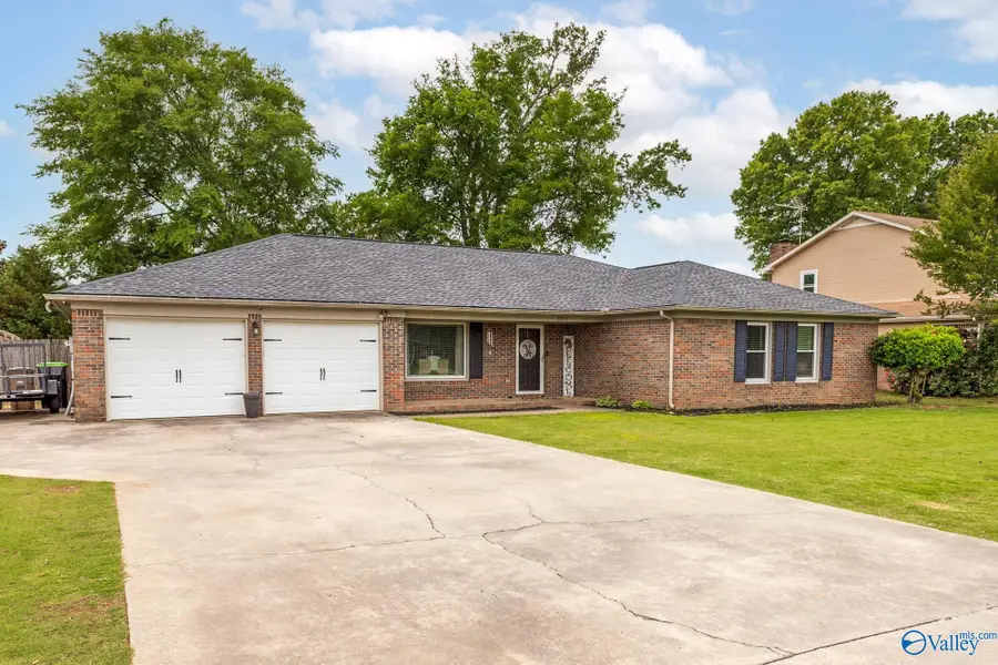 2205 Victoria Drive Sw, Decatur, AL 35603 - #2