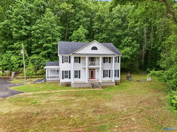 480 Mountain Oak Trail, Somerville, AL 35670