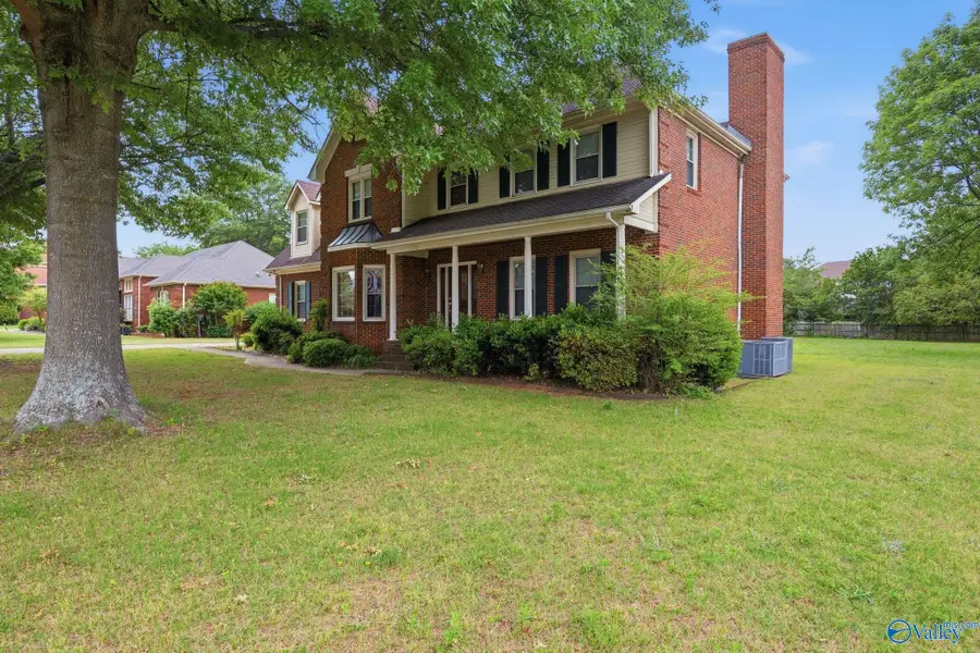 102 Redcliffe Drive Nw, Huntsville, AL 35806 - #2