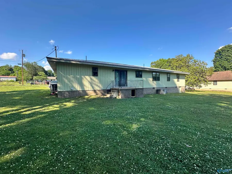 304 35th Street Nw Nw, Fort Payne, AL 35967 - #3