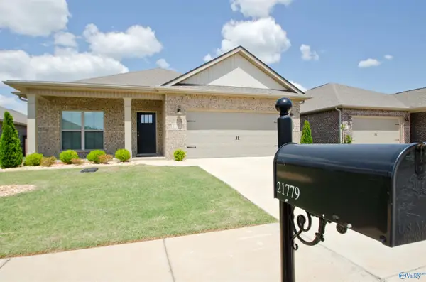 21779 Natures Cove Drive, Athens, AL 35613