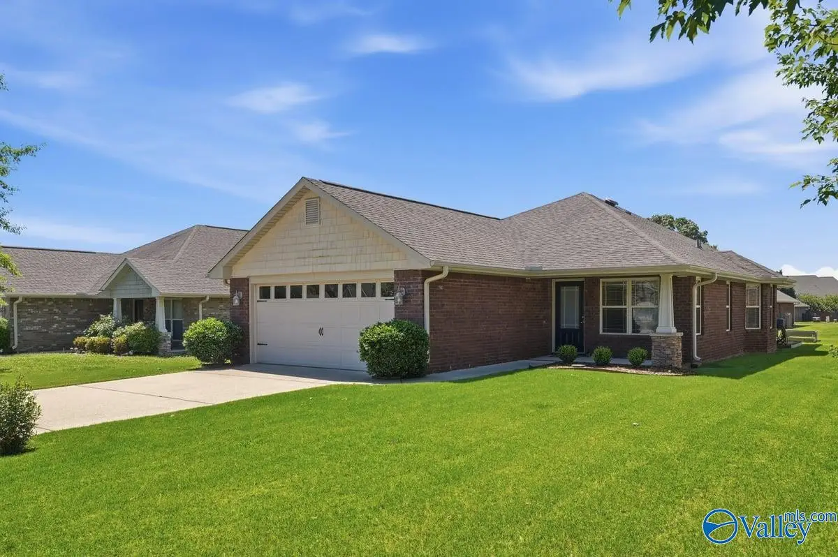 4610 Carrington Blvd Se, Owens Cross Roads, AL 35763 - #1