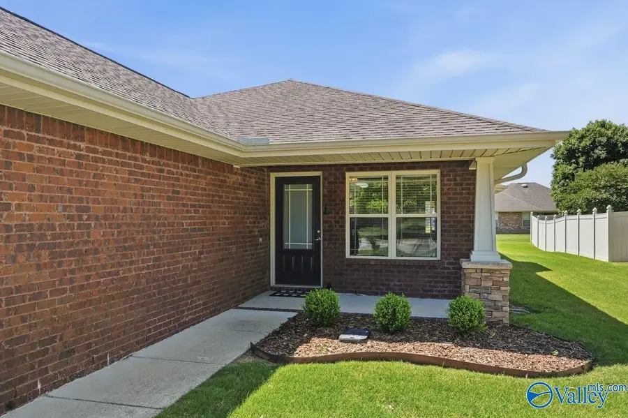 4610 Carrington Blvd Se, Owens Cross Roads, AL 35763 - #2