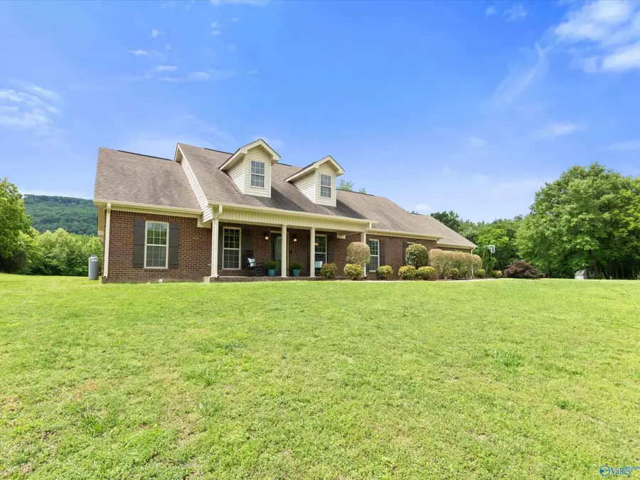 134 Grayson Street, Gurley, AL 35748 - #2
