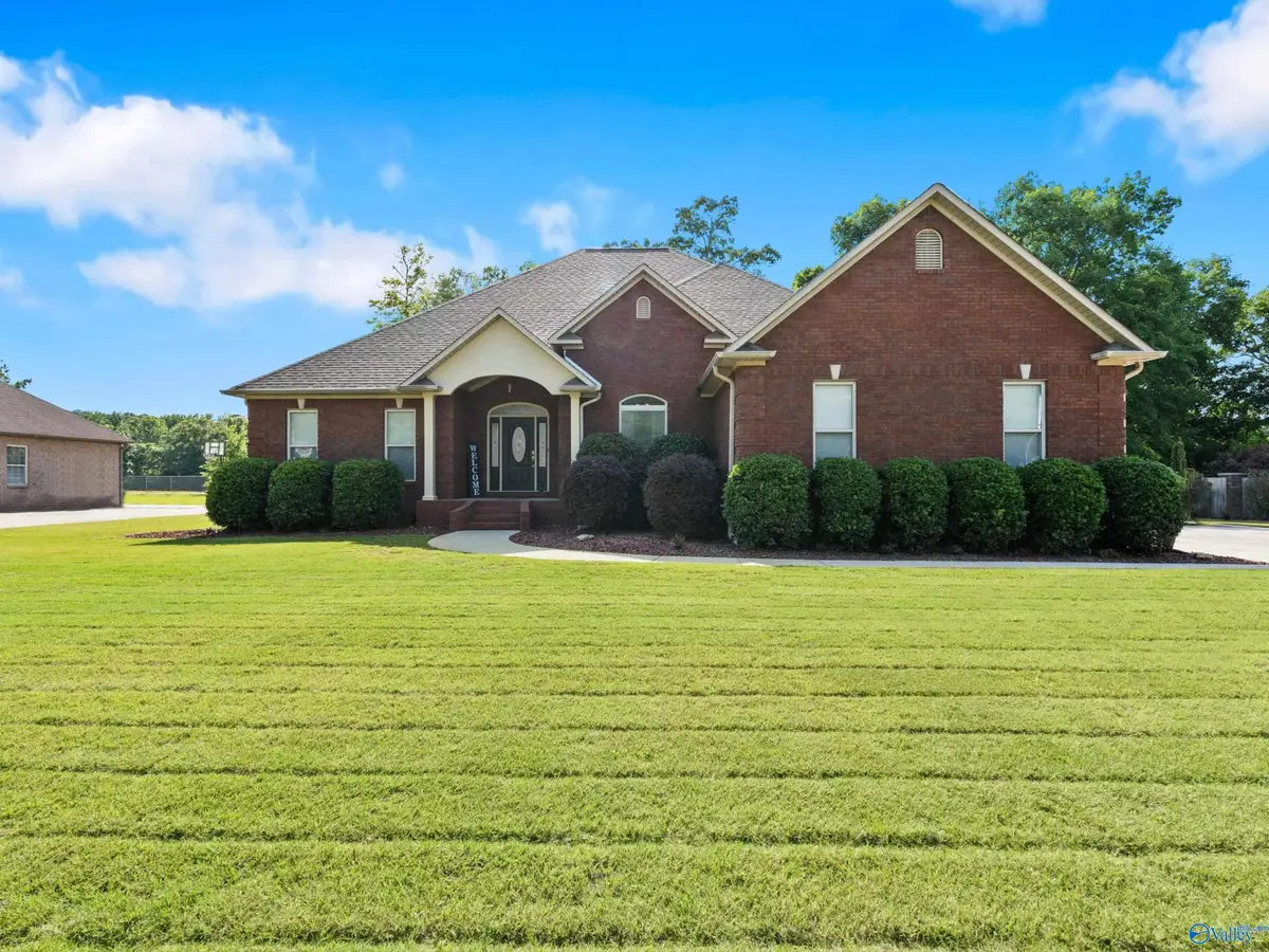 3403 Southpoint Street Sw, Hartselle, AL 35640 - #1