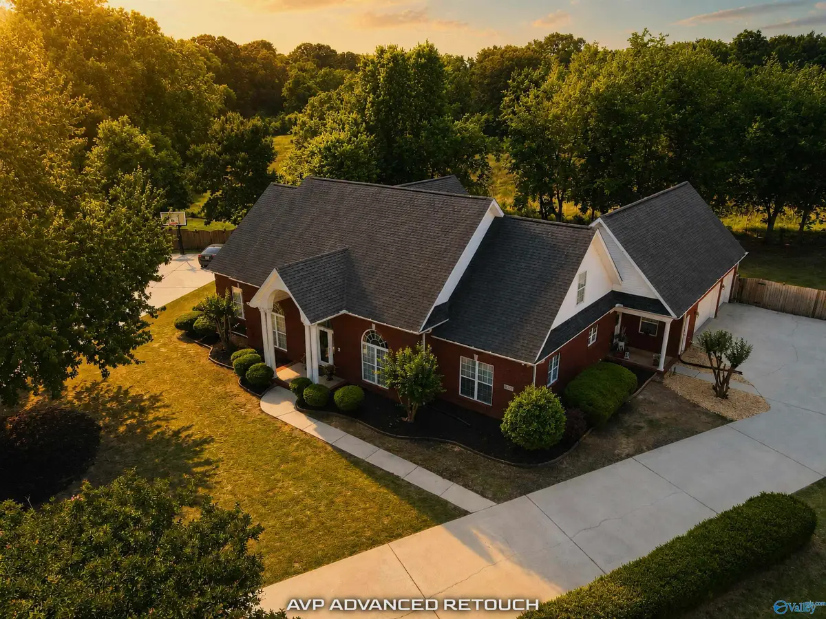 2021 Englewood Place, Decatur, AL 35603 - #1