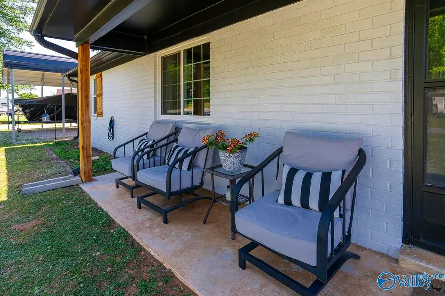 241 Woodland Street, New Market, AL 35761 - #3