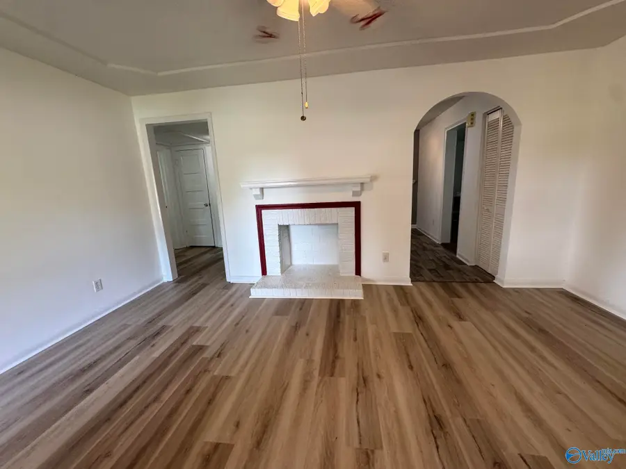 3918 9th Avenue Sw, Huntsville, AL 35805 - #3