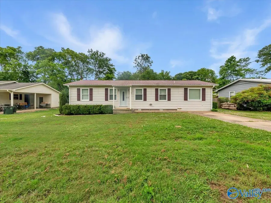 518 Dean Street, Scottsboro, AL 35768 - #2