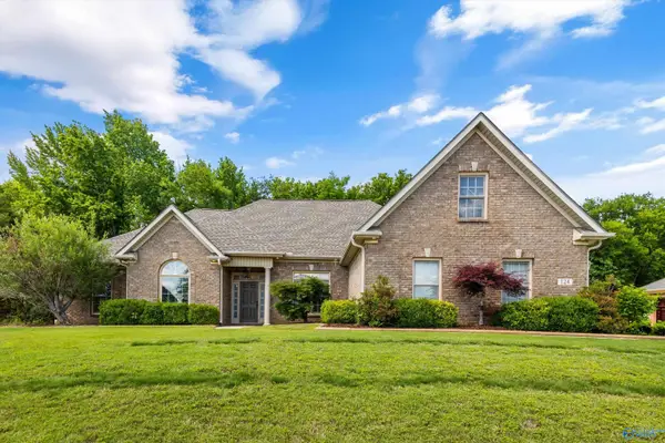 124 Pearle Cove Drive, Huntsville, AL 35806