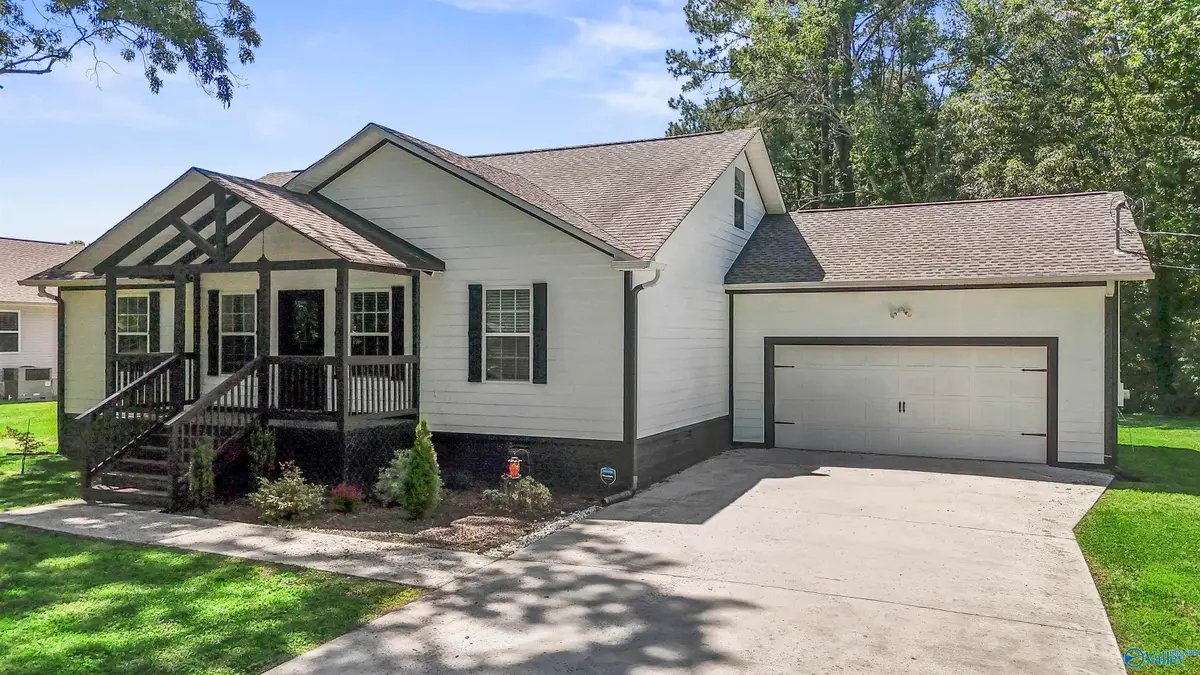 155 Cumberlind Drive, Guntersville, AL 35976 - #1