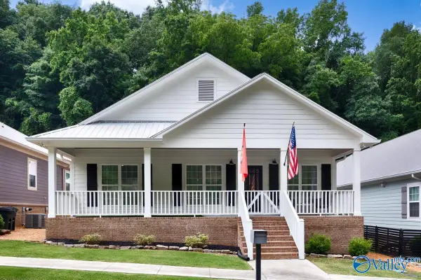1521 Patterson Street, Guntersville, AL 35976