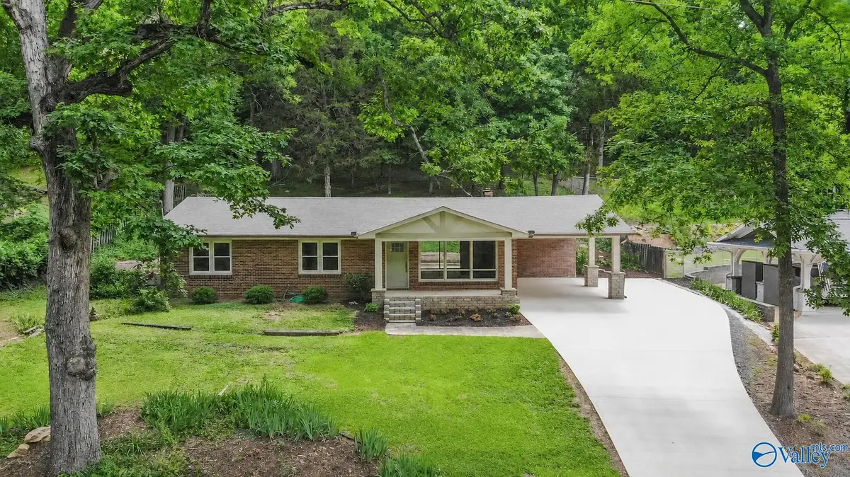 1825 Forest Drive, Guntersville, AL 35976 - #1