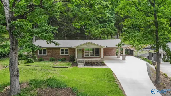1825 Forest Drive, Guntersville, AL 35976
