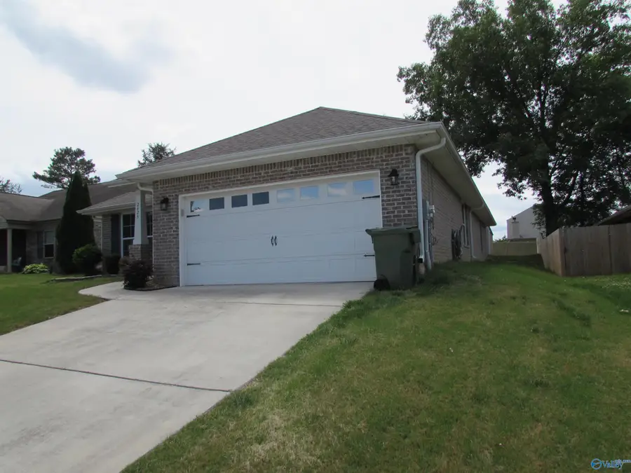 2425 Bell Manor Drive, Huntsville, AL 35803 - #2