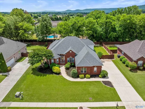 4936 Cove Valley Drive Se, Owens Cross Roads, AL 35763