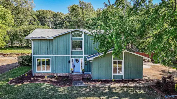 7710 Shadow Bend Drive Se, Huntsville, AL 35802