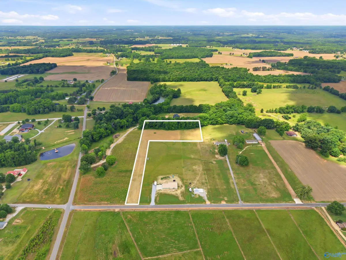 2021 County Road 533, Anderson, AL 35610 - #1