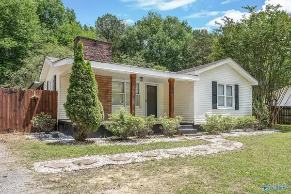 236 Hampton Road Nw, Hartselle, AL 35640