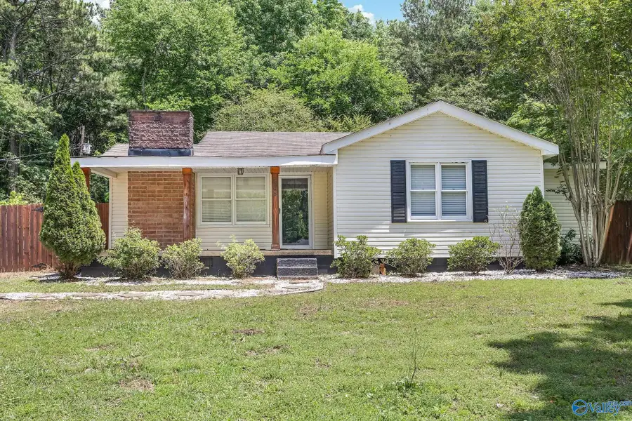 236 Hampton Road Nw, Hartselle, AL 35640 - #2