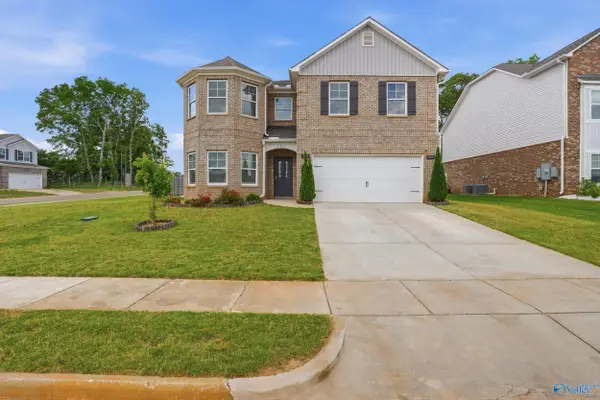 101 Brighton Lake Court, New Market, AL 35761