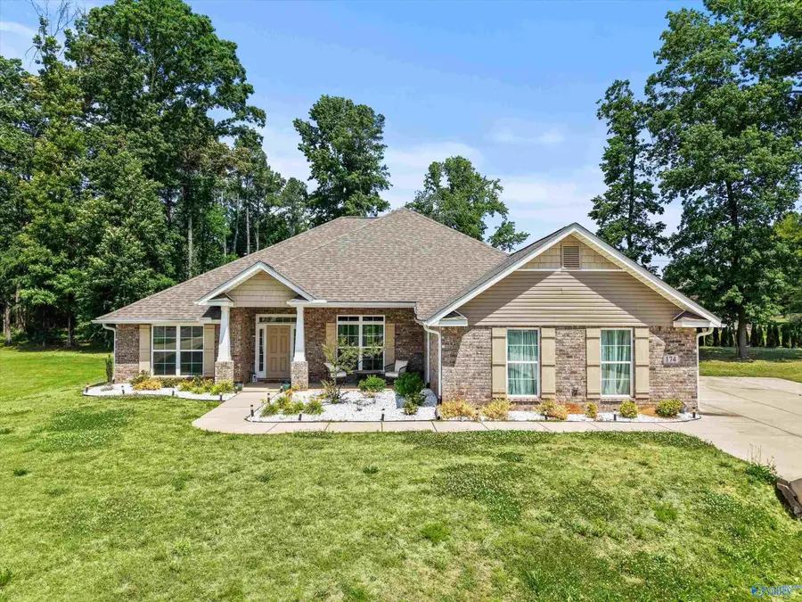 174 Summit Lakes Drive, Athens, AL 35613 - #3