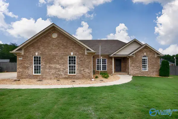 233 Bonaire Drive, Huntsville, AL 35811